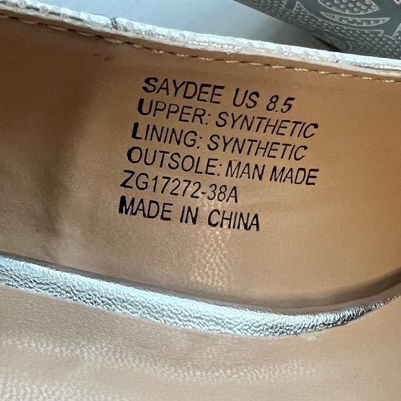 BEBE SAYDEE Stiletto Sassy Silver Chrome Pointed Toe 3.5 inch heel Sz 8.5 - Picture 11 of 12